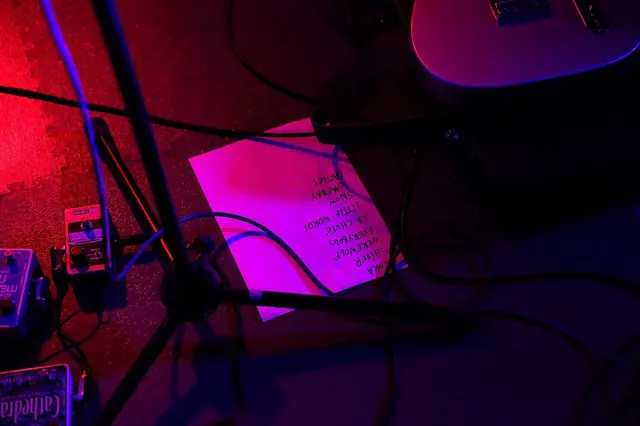 Float Fall - Waves Vienna 2013 setlist